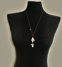Load image into Gallery viewer, Pearls Sofia Necklaces in Gold and Silver
