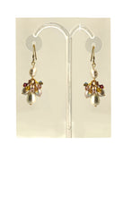 Load image into Gallery viewer, Freshwater pearls and Swarovski crystals Niva gold earrings
