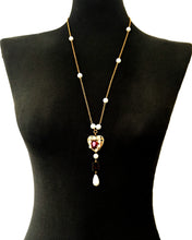 Load image into Gallery viewer, Freya Heart Crystals and Pearls Necklace
